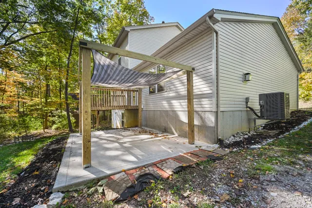 $370,000 | 2233 Picnic Woods Drive, Lawrenceburg, IN 47025