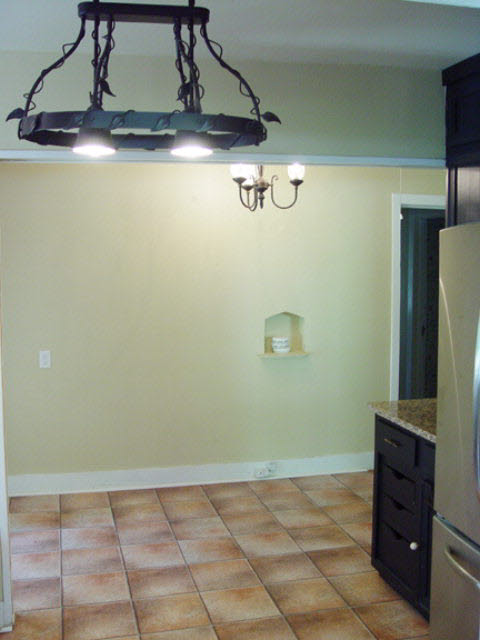 154 South Summit Street Fairhope, AL 36532 - Photo 10 of 23 Kitchen to breakfast