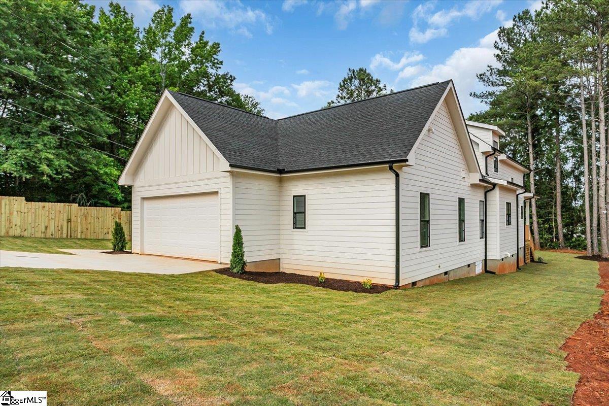 401 Hunts Bridge Road Greenville, SC 29617 - Photo 4 of 36