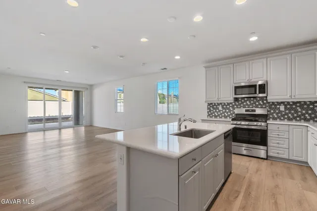 $545,000 | 6135 West Ave J 9, Lancaster, CA 93536