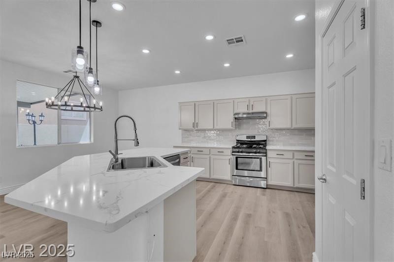 576 Foster Springs Road Las Vegas, NV 89148 - Photo 3 of 17