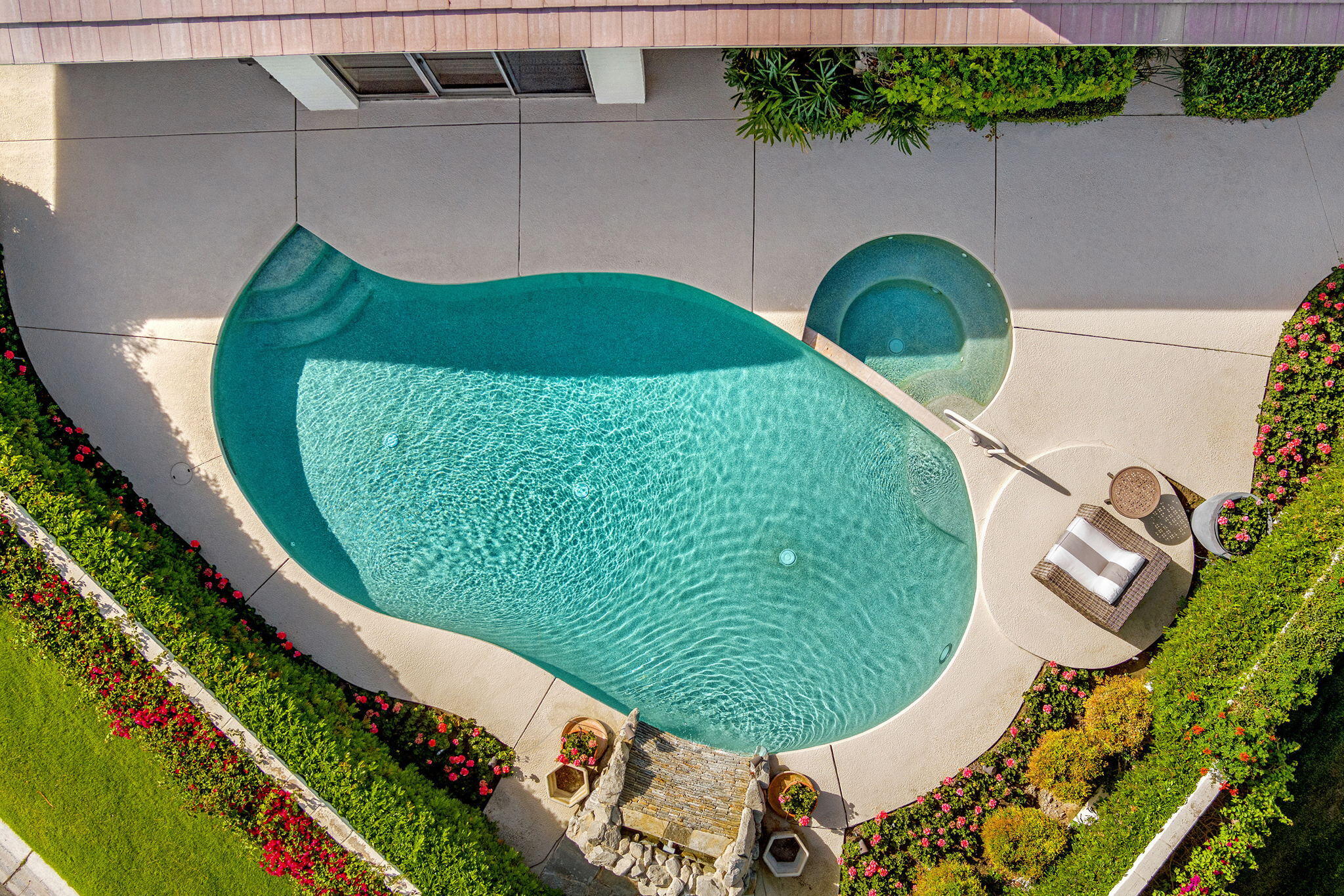 10 Creekside Drive Rancho Mirage, CA 92270 - Photo 20 of 32 an aerial view of a swimming pool
