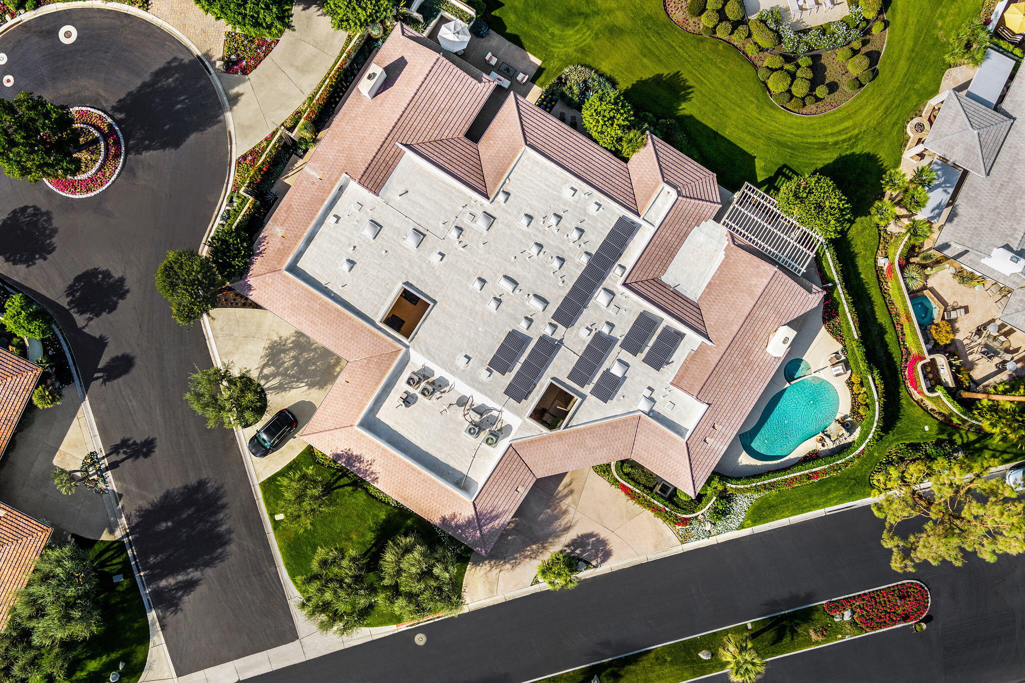 10 Creekside Drive Rancho Mirage, CA 92270 - Photo 32 of 32 an aerial view of a house with a garden