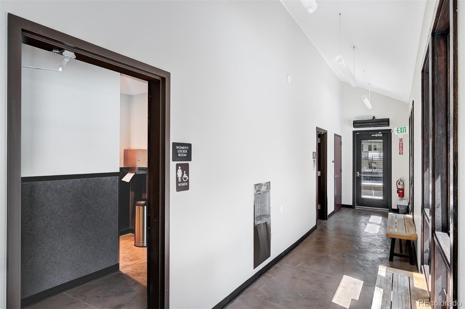 760 Columbine Road, Unit B6 Breckenridge, CO 80424 - Photo 35 of 39 a view of a hallway with entryway