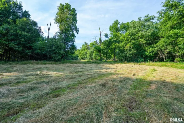 $450,000 | 23490 East Maple Road, Bluford, IL 62814