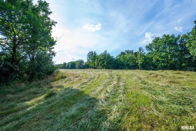 $450,000 | 23490 East Maple Road, Bluford, IL 62814