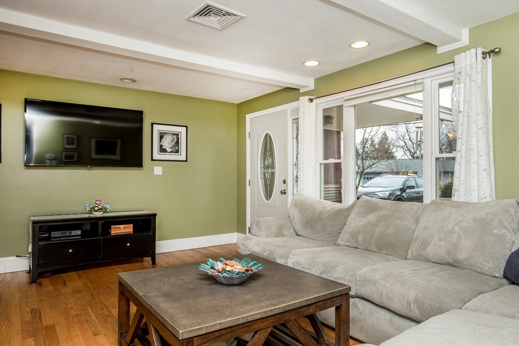 26 Cabot Road Danvers, MA 01923 - Photo 4 of 20 Gallery Image 4