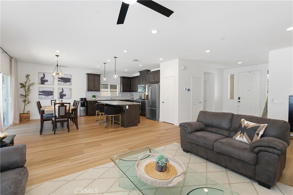 34727 Ribbon Grass Way Murrieta, CA 92563 - Photo 4 of 54 Great room living at its finest.