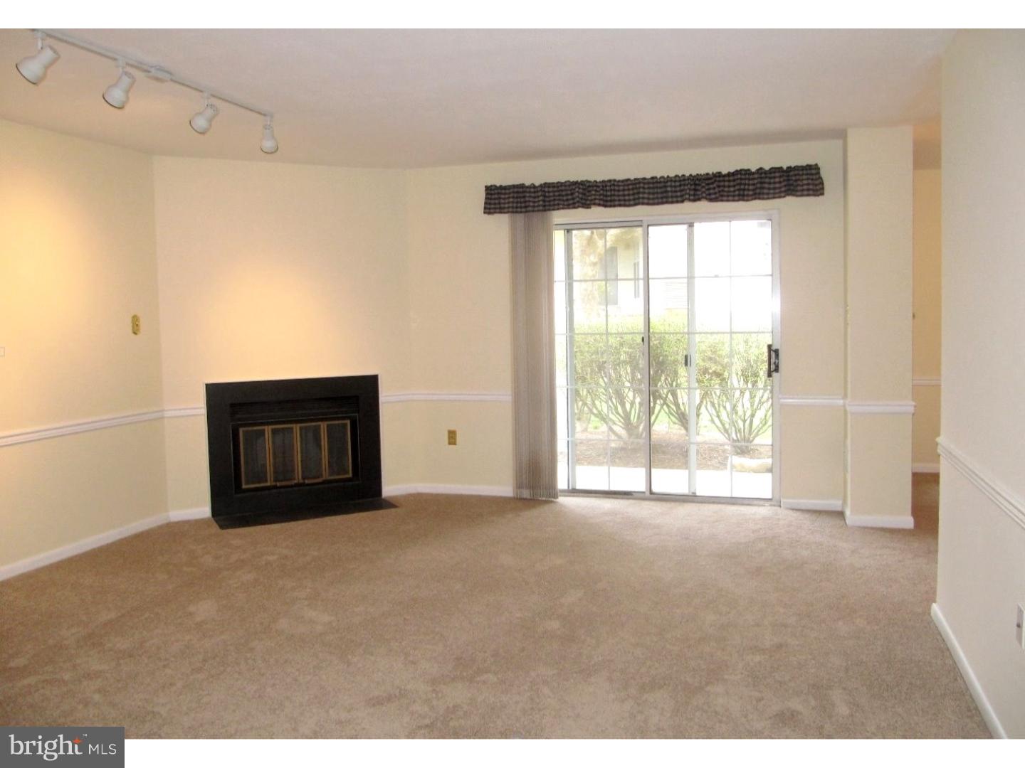 213 Valley Stream Lane Chesterbrook, PA 19087 - Photo 4 of 20 Living Room
