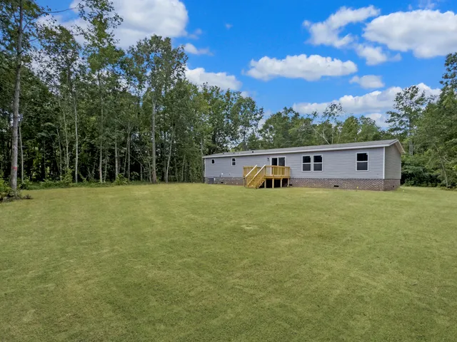 $294,000 | 846 Lawyer Lane, Cross, SC 29436