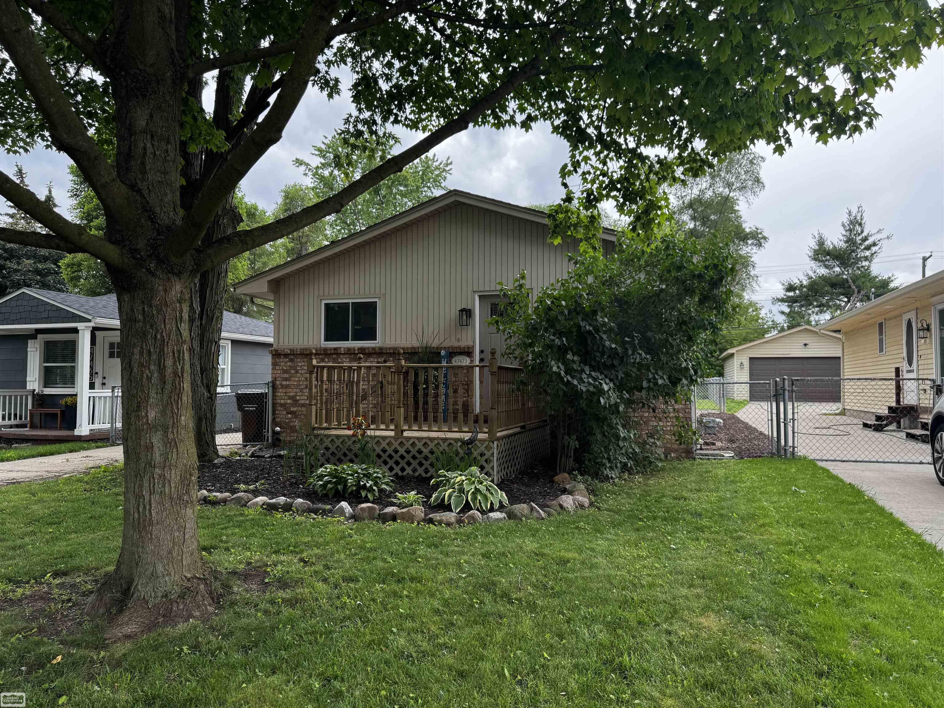 47473 Greenview Road Utica, MI 48317 - Photo 2 of 35