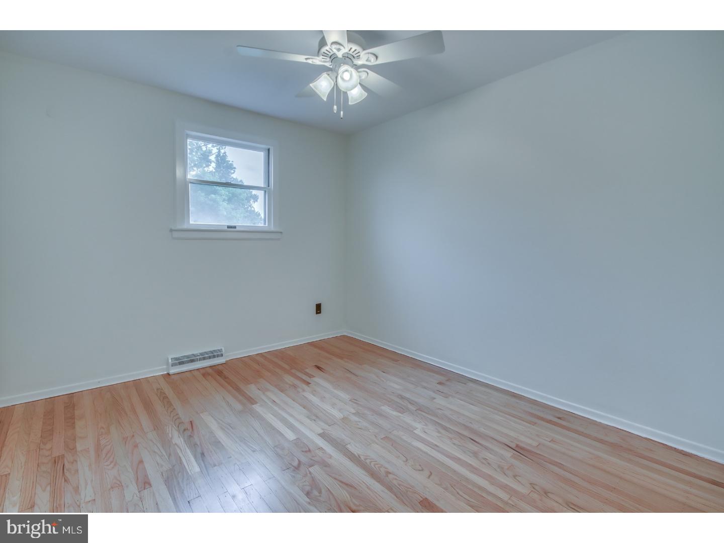 226 Waverly Road Southampton, PA 18966 - Photo 21 of 24 Bedroom 4