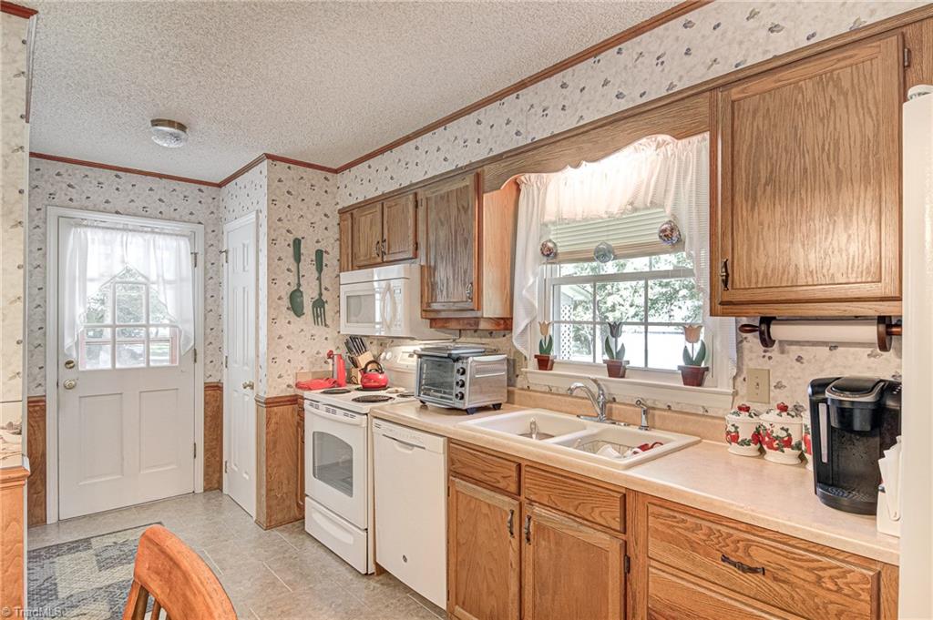 1415 Wiley Lewis Road Greensboro, NC 27406 - Photo 8 of 33 Gallery Image 8
