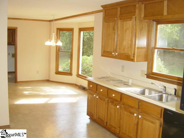 310 Foxhound Road Simpsonville, SC 29680 - Photo 8 of 23 Gallery Image 8