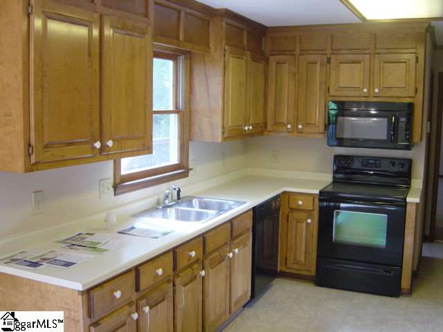 310 Foxhound Road Simpsonville, SC 29680 - Photo 10 of 23 Gallery Image 10