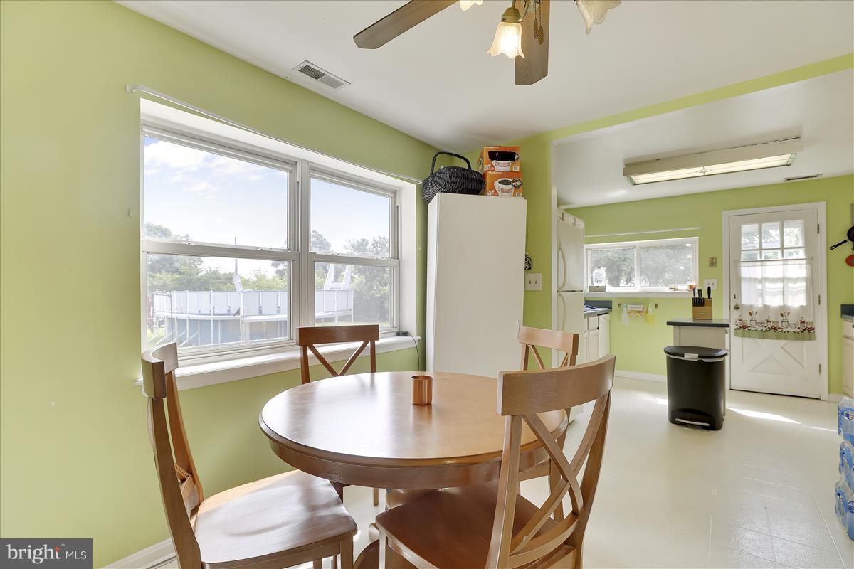 225 Lake Road Pasadena, MD 21122 - Photo 8 of 30 Dining Room