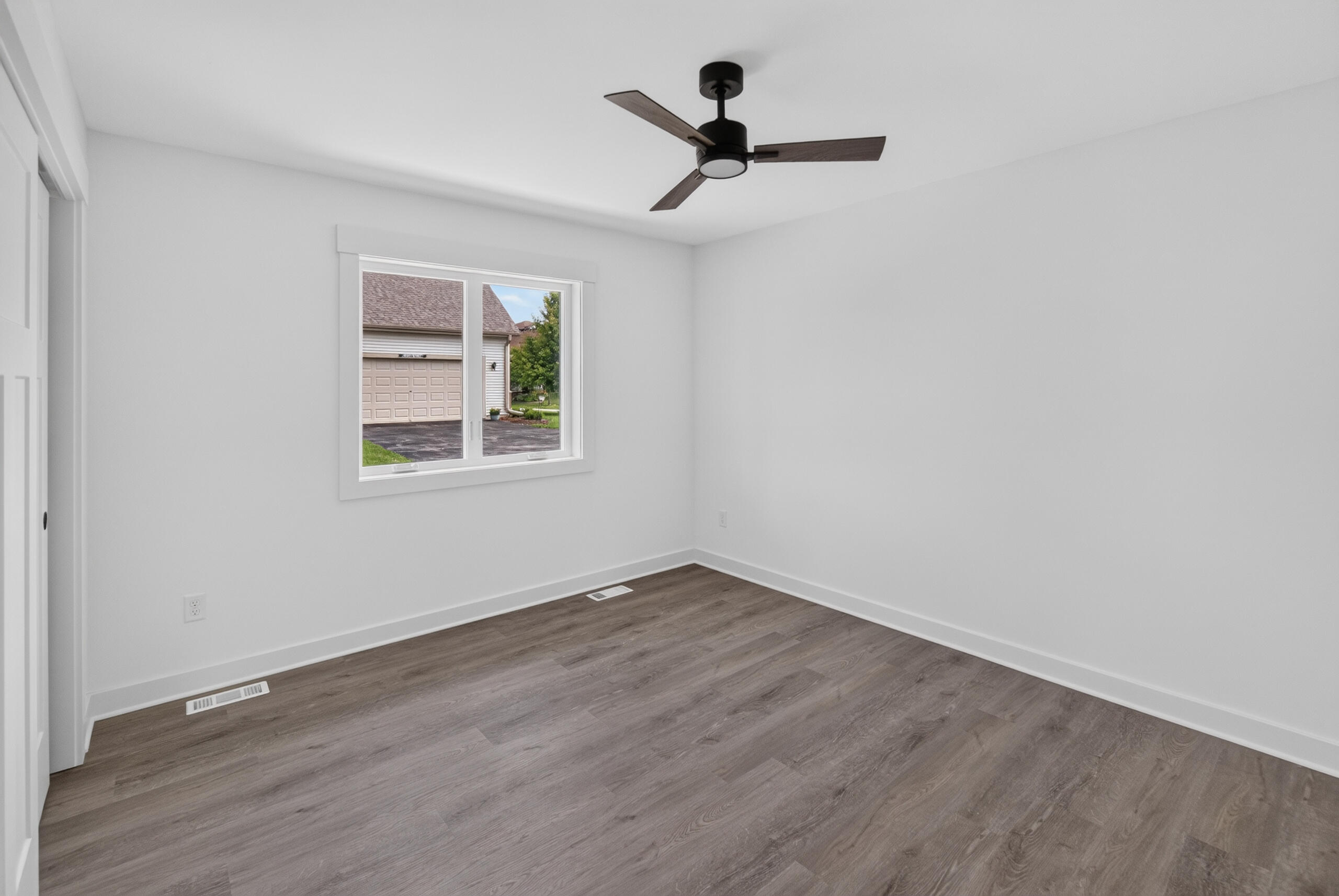 W206N16178 Stonebrook Drive Jackson, WI 53037 - Photo 13 of 20 DSC08147