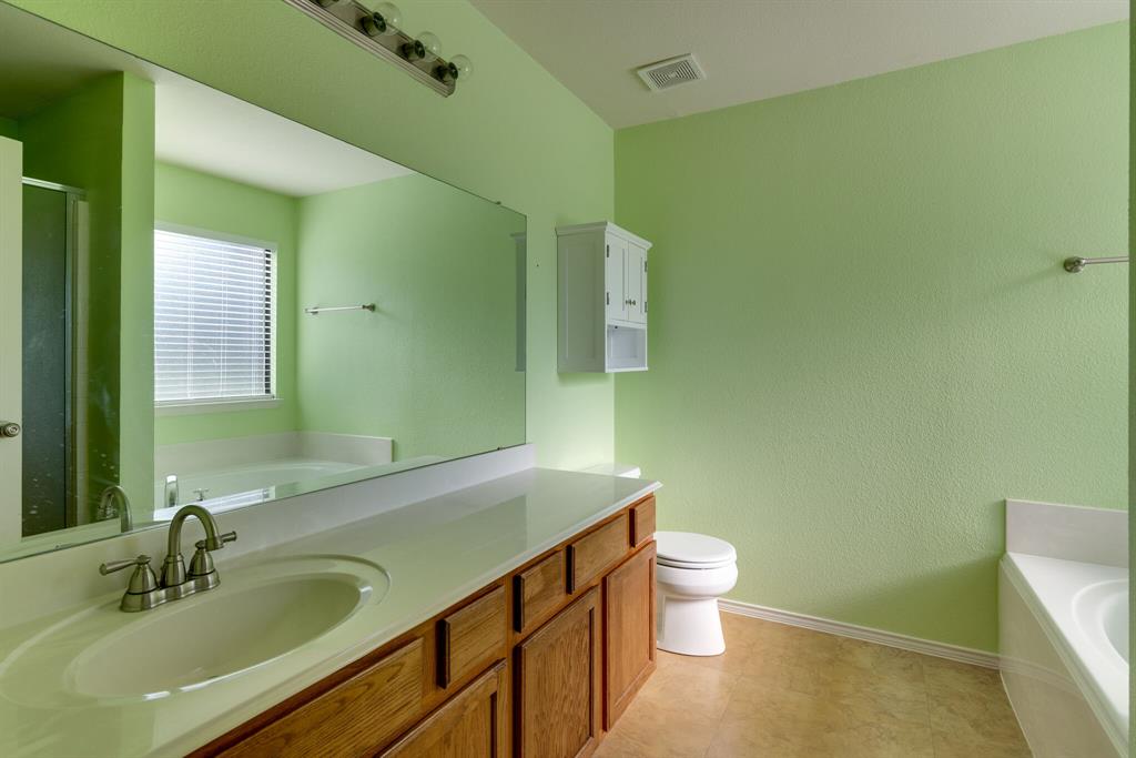 13048 Fencerow Road Fort Worth, TX 76244 - Photo 17 of 29