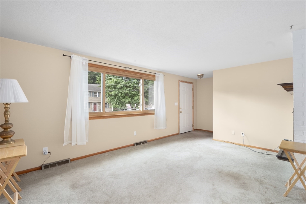 32 Arapahoe Road Bellingham, MA 02019 - Photo 4 of 32