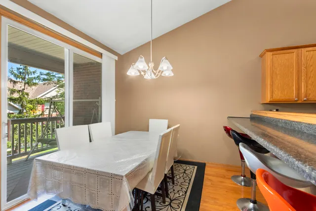 $374,500 | 9411 Albany Court, Orland Park, IL 60467