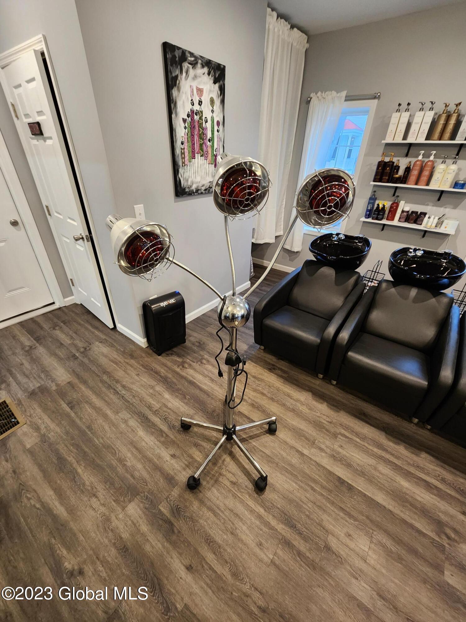 1689 Avenue A Schenectady, NY 12308 - Photo 14 of 14 Processing lights