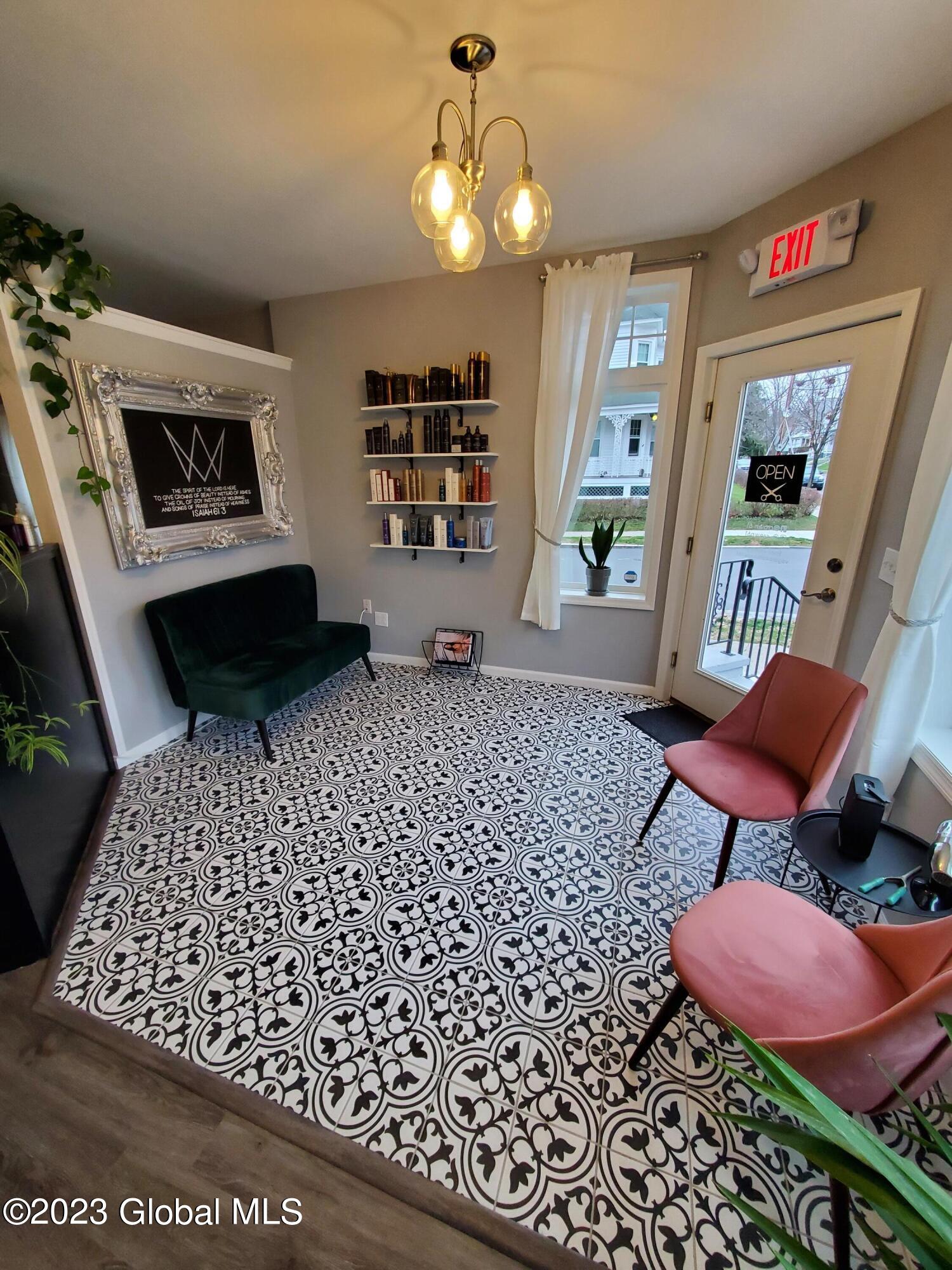 1689 Avenue A Schenectady, NY 12308 - Photo 3 of 14 Waiting Area
