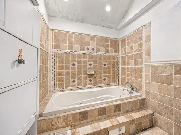 $350,000 | 2356 Lathrop Avenue, North Riverside, IL 60546