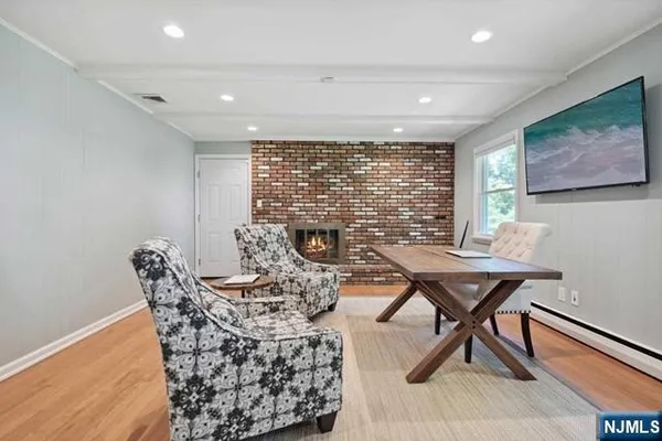 $6,000 | 204 Deerfield Lane, Franklin Lakes, NJ 07417