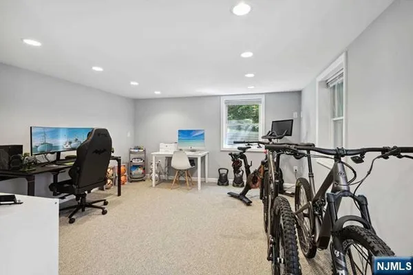 $6,000 | 204 Deerfield Lane, Franklin Lakes, NJ 07417