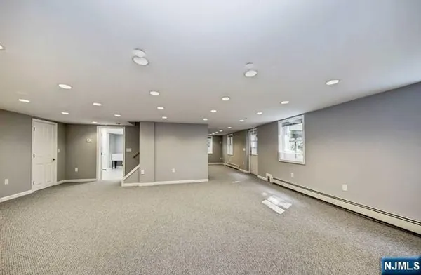 $6,000 | 204 Deerfield Lane, Franklin Lakes, NJ 07417