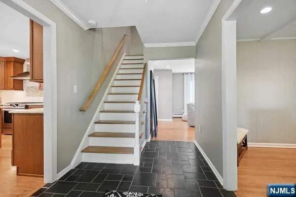 $6,000 | 204 Deerfield Lane, Franklin Lakes, NJ 07417