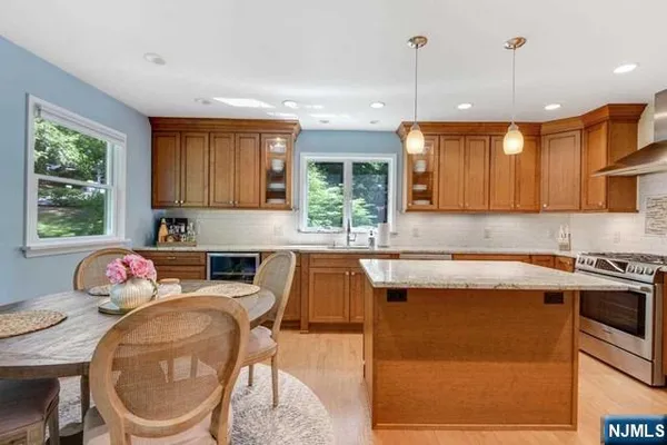 $6,000 | 204 Deerfield Lane, Franklin Lakes, NJ 07417