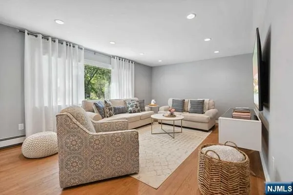 $6,000 | 204 Deerfield Lane, Franklin Lakes, NJ 07417