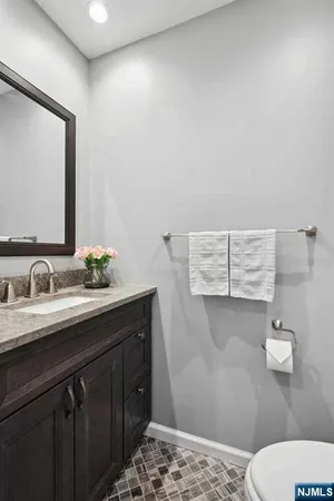 $6,000 | 204 Deerfield Lane, Franklin Lakes, NJ 07417