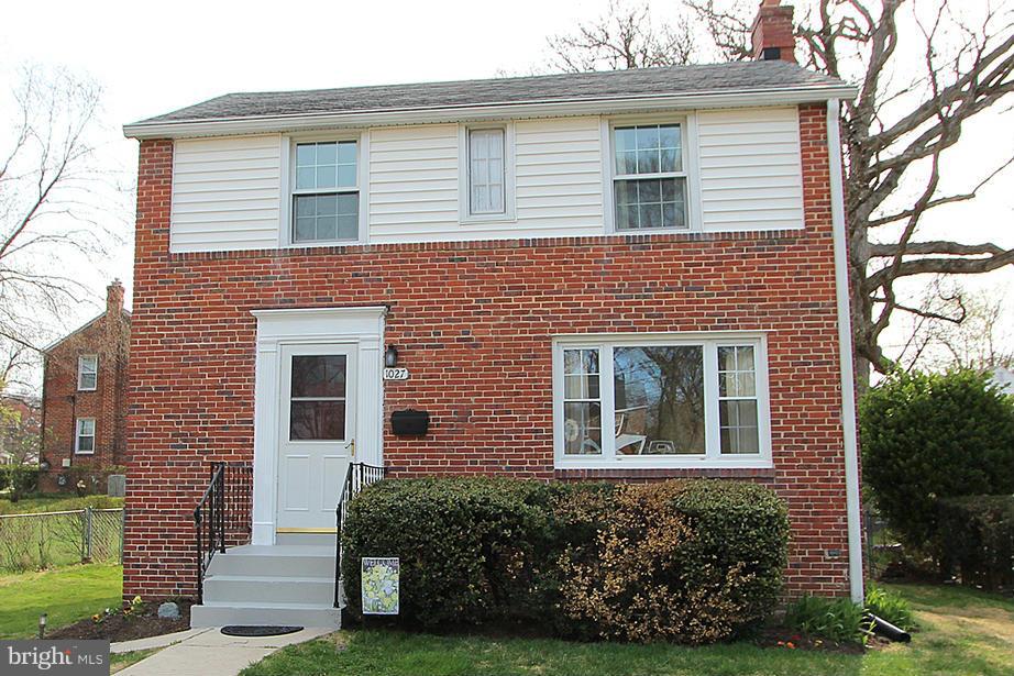 1027 Lanark Way Silver Spring, MD 20901 - Photo 1 of 27 Exterior (Front)