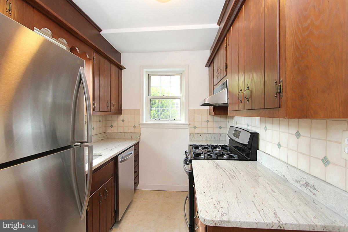 1027 Lanark Way Silver Spring, MD 20901 - Photo 13 of 27 Kitchen