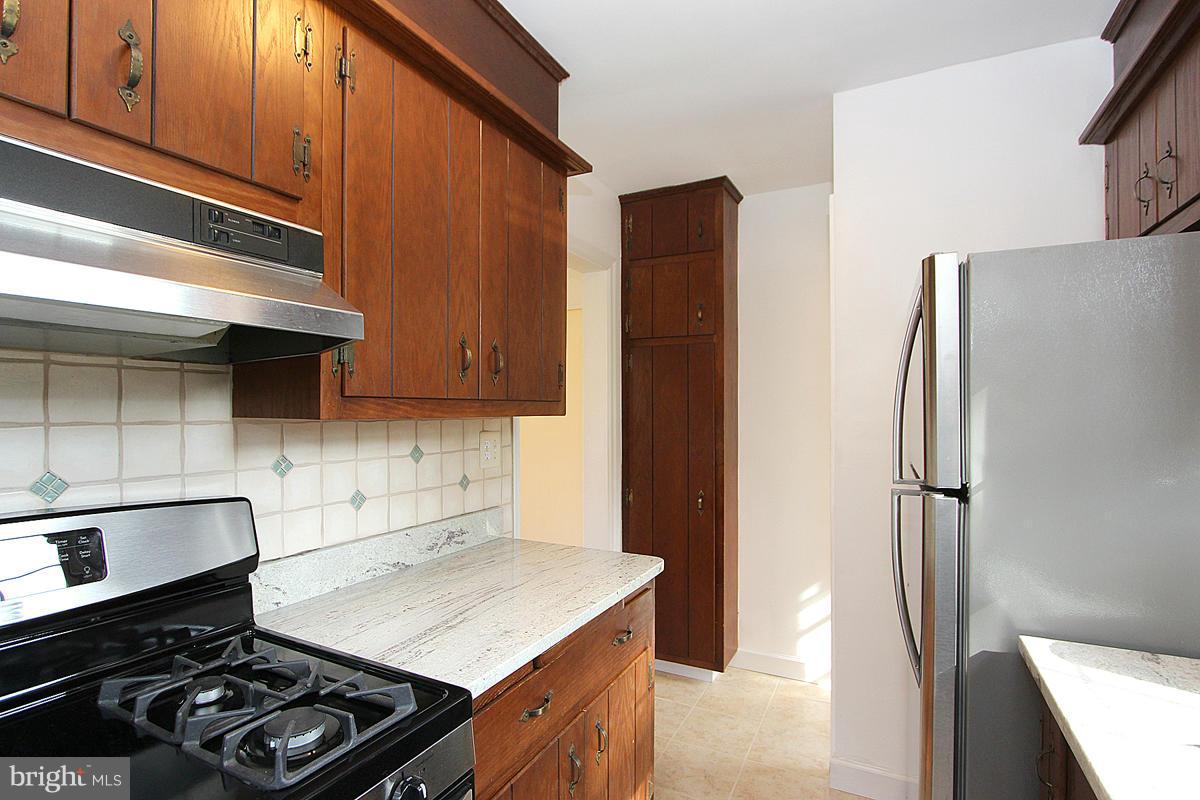1027 Lanark Way Silver Spring, MD 20901 - Photo 16 of 27 Kitchen