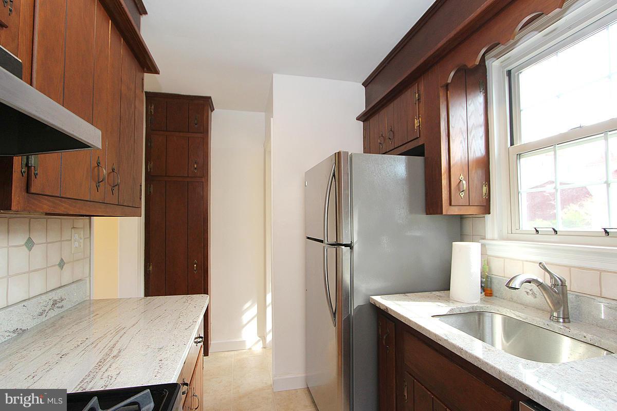 1027 Lanark Way Silver Spring, MD 20901 - Photo 17 of 27 Kitchen