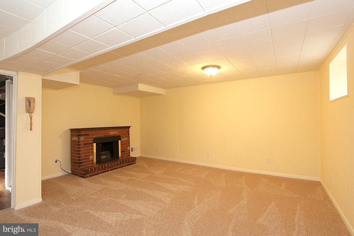 1027 Lanark Way Silver Spring, MD 20901 - Photo 19 of 27 Family Room