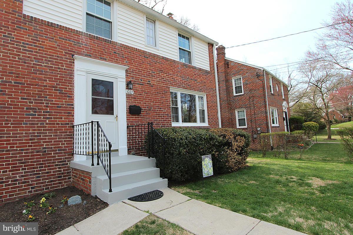 1027 Lanark Way Silver Spring, MD 20901 - Photo 3 of 27 Exterior (Front)