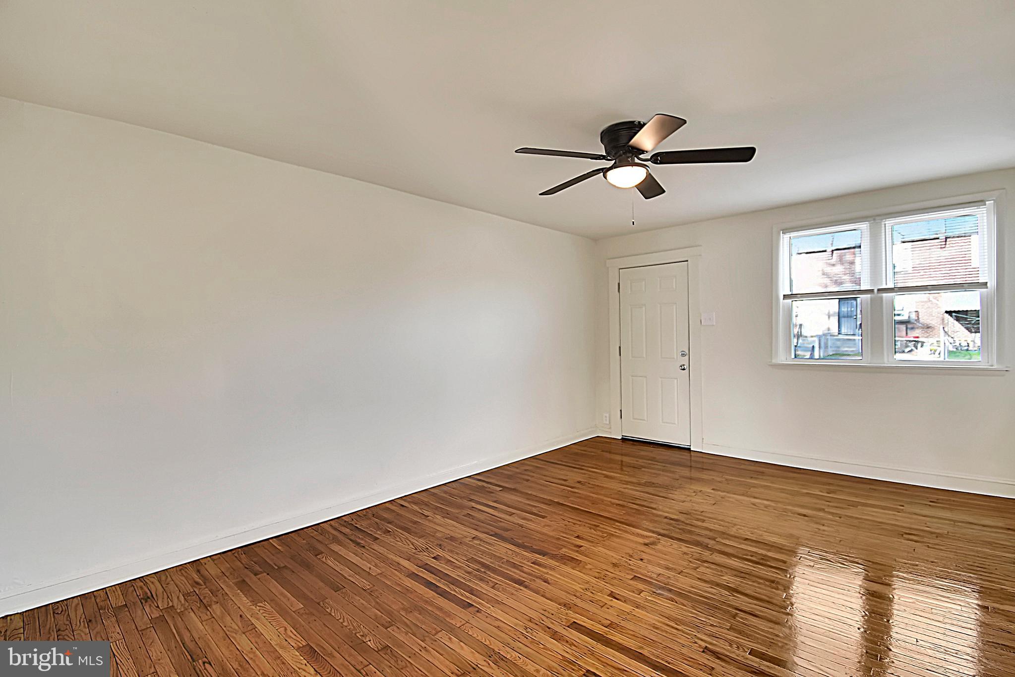 1306 Edgehill Road Darby, PA 19023 - Photo 3 of 13 Living room