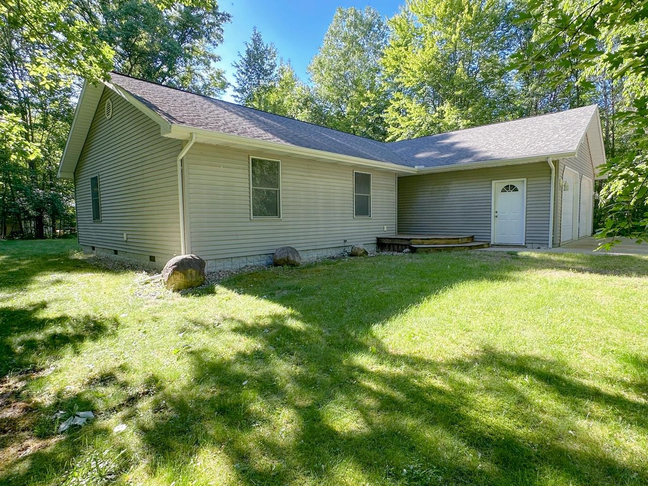 2797 North Castor Road Coleman, MI 48618 - Photo 4 of 31