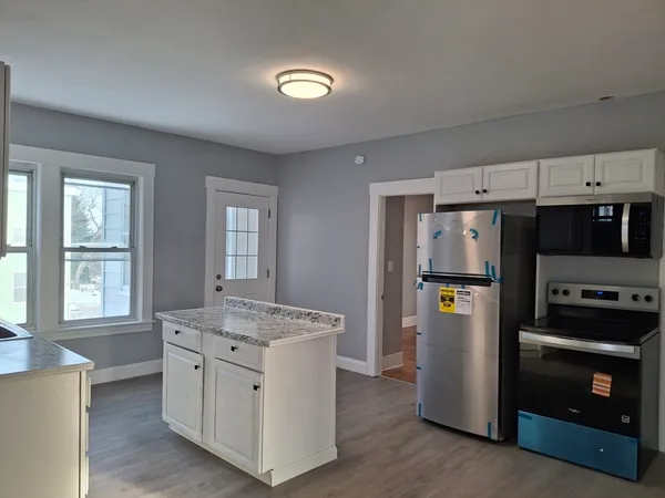 $2,000 | 14 Florence Street, Unit 3, Leominster, MA 01453