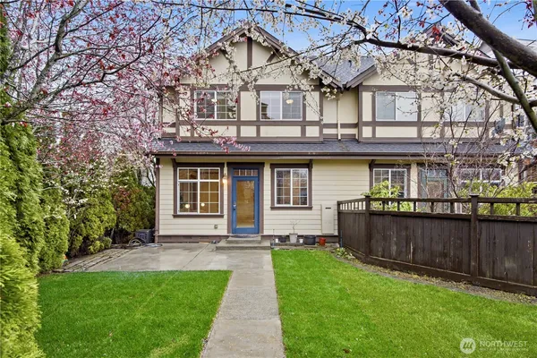 $1,198,000 | 2557 Northeast Park Drive, Issaquah, WA 98029