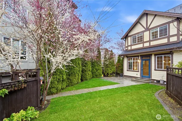 $1,198,000 | 2557 Northeast Park Drive, Issaquah, WA 98029