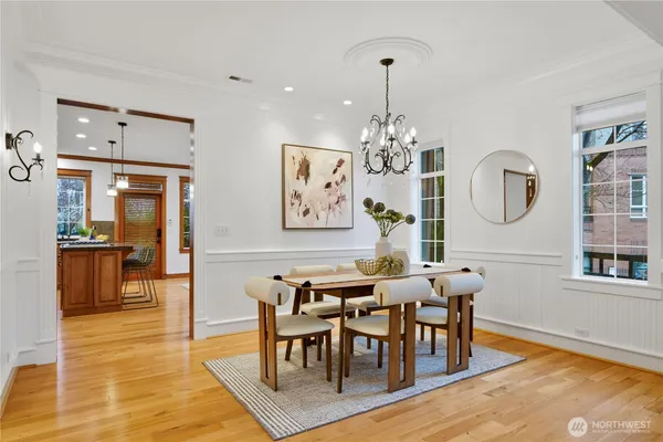 $1,198,000 | 2557 Northeast Park Drive, Issaquah, WA 98029