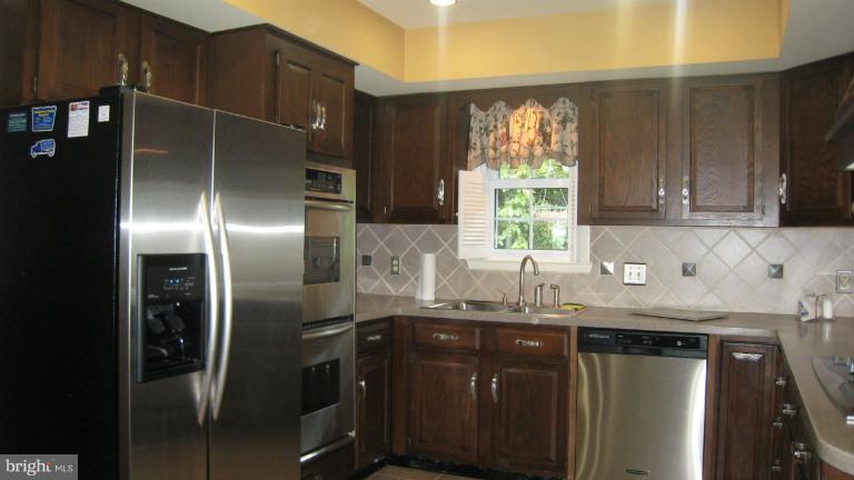 20815 Slidell Road Boyds, MD 20841 - Photo 11 of 28 Kitchen