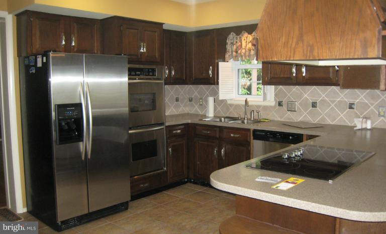 20815 Slidell Road Boyds, MD 20841 - Photo 10 of 28 Kitchen