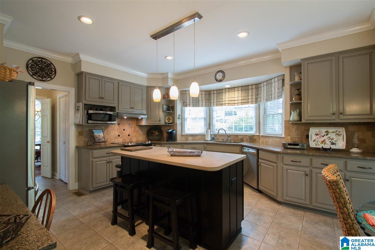305 Newgate Court Alabaster, AL 35007 - Photo 11 of 50