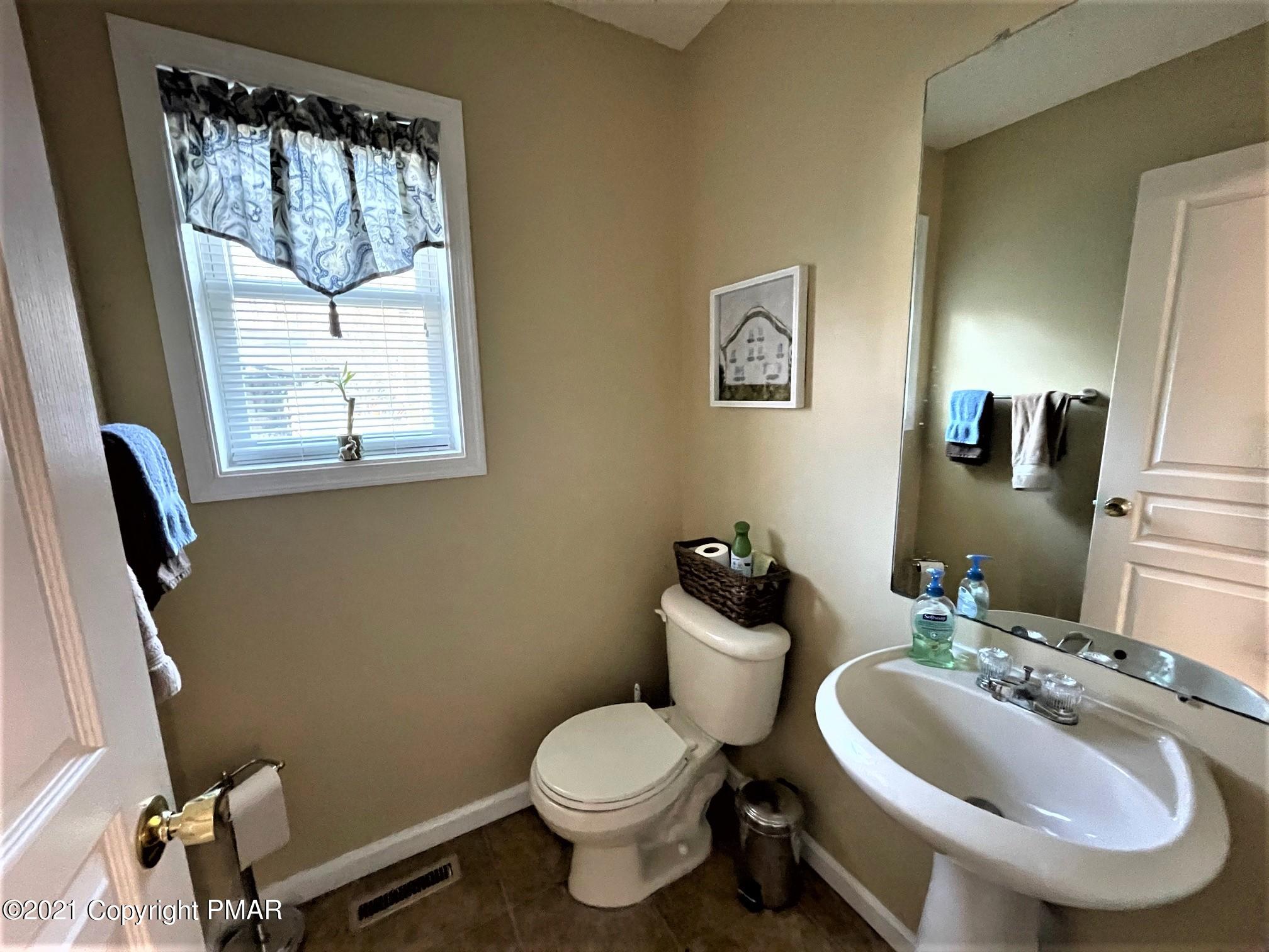 1364 Kilmer Road Tobyhanna, PA 18466 - Photo 11 of 18 POWDER ROOM